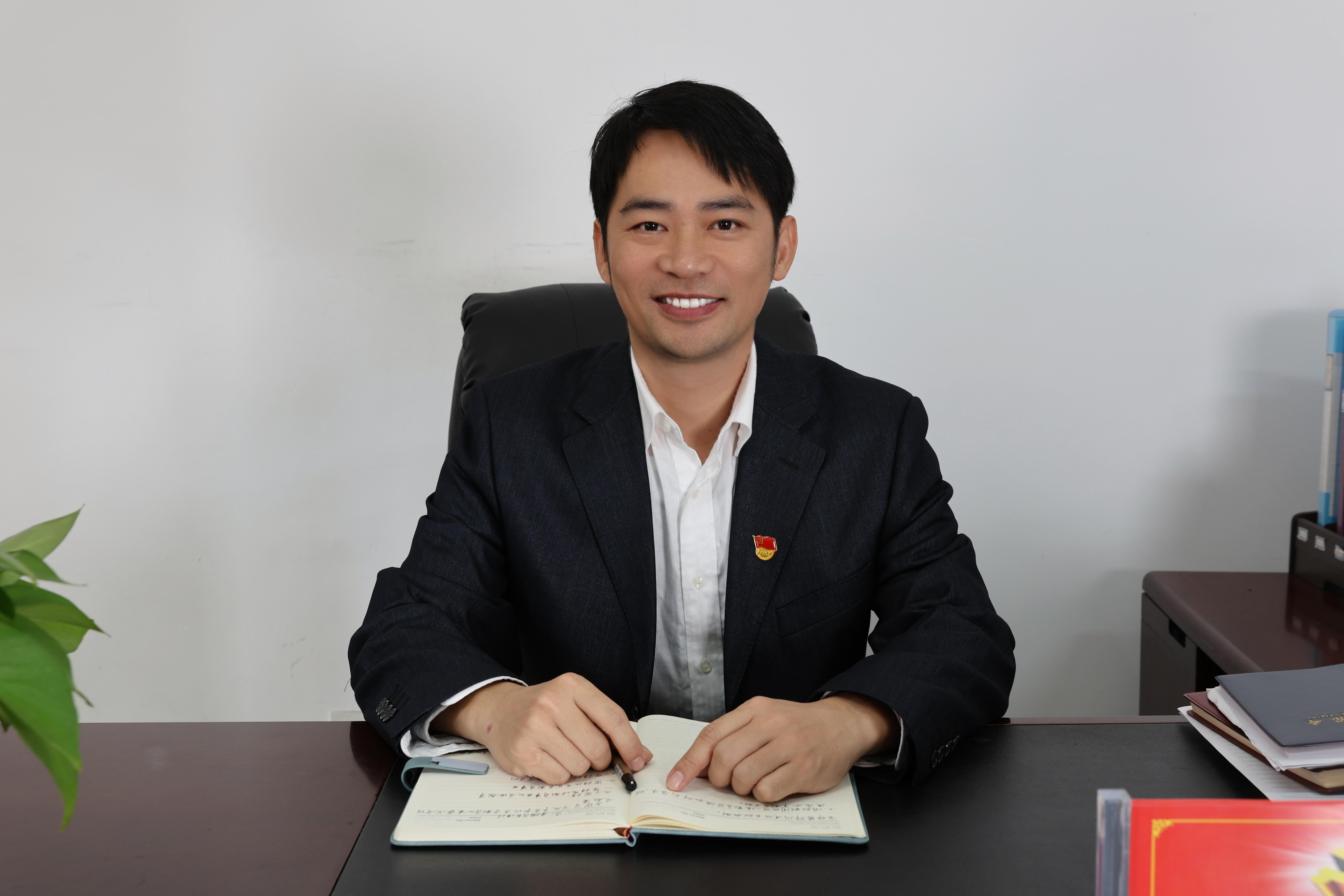 杜泉宏